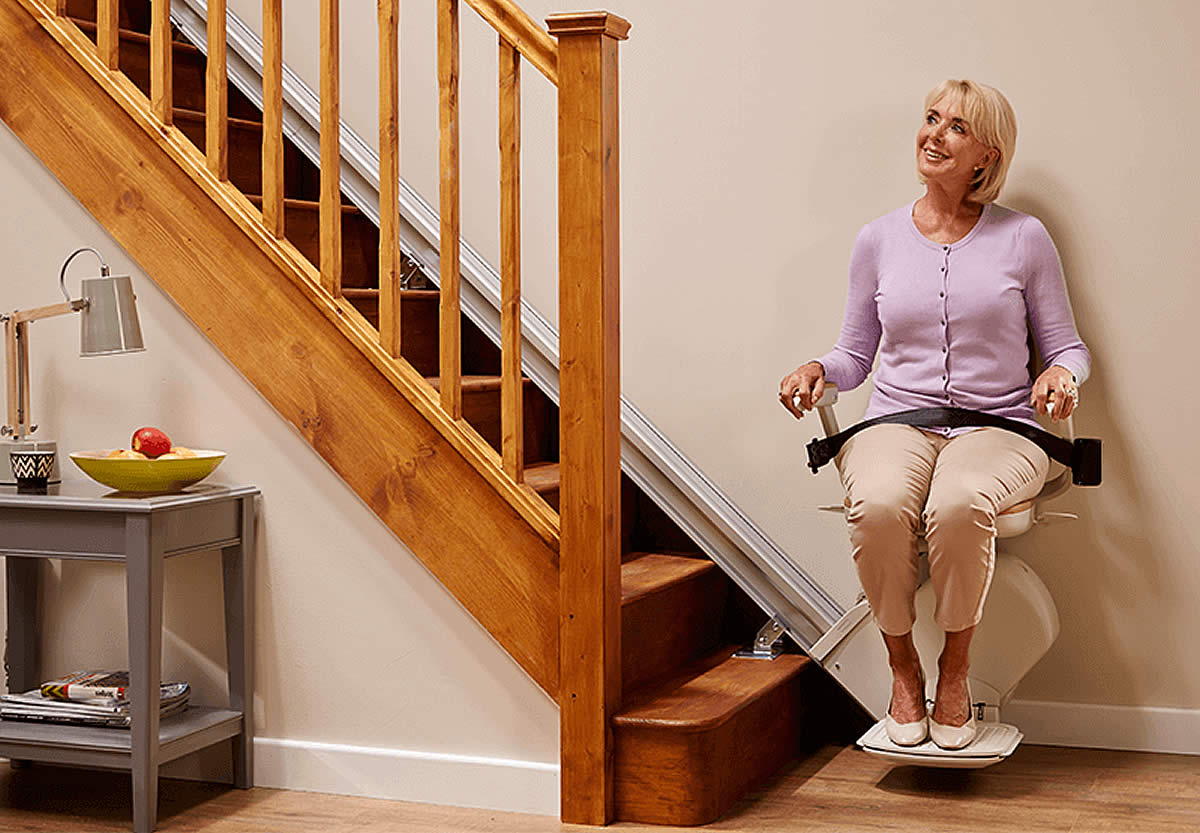 https://www.acornstairlifts.co.uk/assets/img/130/zoom/130-stairlift-seated.jpg