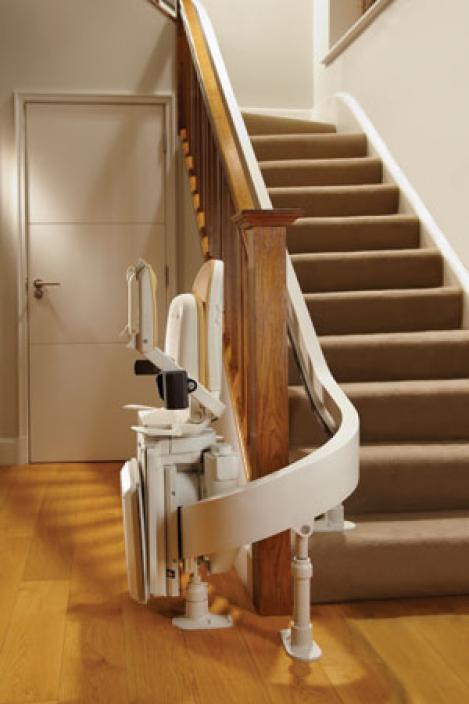 https://unicornstairlifts.co.uk/assets/Uploads/_resampled/FillWyI0NjkiLCI3MDQiXQ/Brooks-180-curved-stairlift-folded.jpg